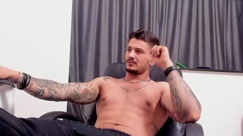 Snapshot of jonnyporn1 chatting on January 2025 08:51:02 PM jonnyporn1 online show from January 2025 08:51:02 PM