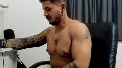 Snapshot of jonnyporn1 chatting on February 2025 09:29:01 PM jonnyporn1 online show from February 2025 09:29:01 PM