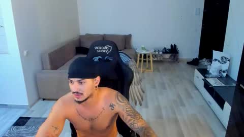 Snapshot of jonnyporn1 chatting on October 2025 06:05:01 AM jonnyporn1 online show from October 2025 06:05:01 AM