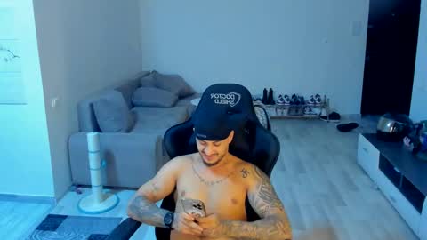 Snapshot of jonnyporn1 chatting on November 2025 10:42:02 PM jonnyporn1 online show from November 2025 10:42:02 PM