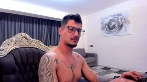 jonnyporn1 online show from April 2026 09:48:01 PM