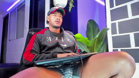 JordanParis online show from February 2025 12:54:01 PM