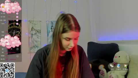 Mila online show from February 2025 08:04:01 PM