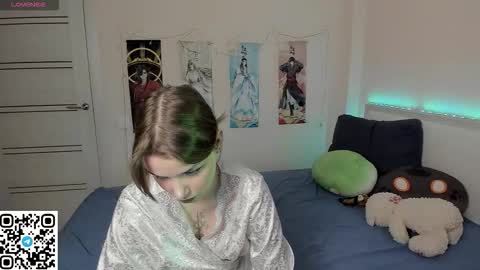 Mila online show from November 2025 03:53:02 AM