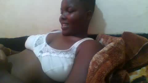 Snapshot of jos_lynn chatting on November 2025 12:20:01 PM jos_lynn online show from November 2025 12:20:01 PM