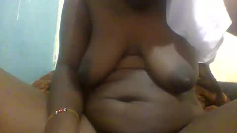 Snapshot of jos_lynn chatting on December 2025 12:47:01 PM jos_lynn online show from December 2025 12:47:01 PM