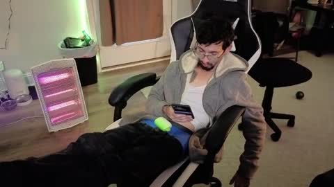 Josef online show from April 2026 10:51:02 PM