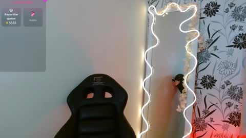 Joselyn  online show from November 2025 11:44:01 AM