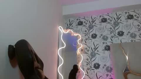 Joselyn  online show from December 2025 11:47:01 AM