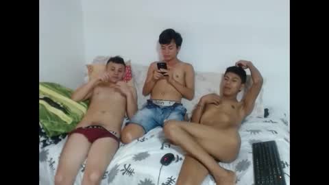 Snapshot of joseph_and_thomas chatting on February 2025 09:53:02 PM thomas y joseph online show from February 2025 09:53:02 PM