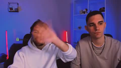 joseph_bear_ online show from November 2025 07:57:01 PM