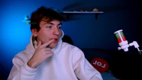 joseph_bear_ online show from November 2025 07:50:02 PM