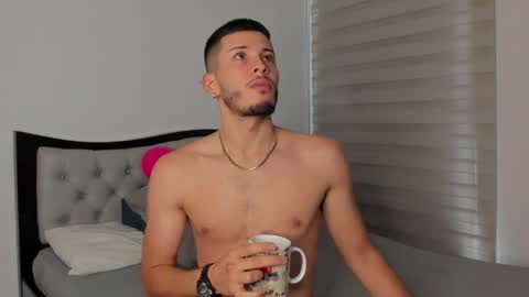 Snapshot of josh_and_dilany chatting on January 2025 01:19:01 PM Dilany Josh online show from January 2025 01:19:01 PM