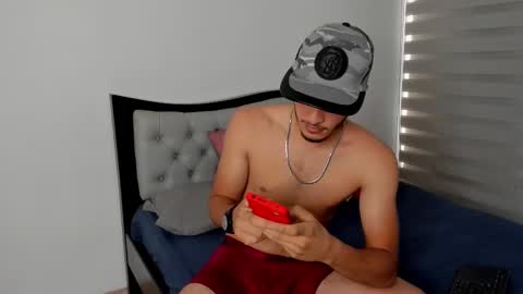 Snapshot of josh_and_dilany chatting on February 2025 01:59:01 PM Dilany Josh online show from February 2025 01:59:01 PM