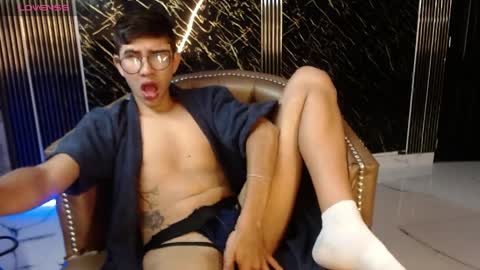 joshua_saenz_ online show from April 2026 04:06:02 AM