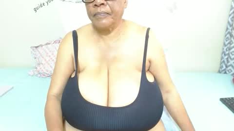 Snapshot of joycemando chatting on October 2025 07:07:02 AM DairyQueen online show from October 2025 07:07:02 AM