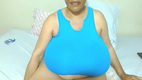 Snapshot of joycemando chatting on October 2025 09:17:02 PM DairyQueen online show from October 2025 09:17:02 PM