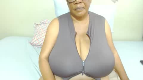 Snapshot of joycemando chatting on October 2025 08:38:01 AM DairyQueen online show from October 2025 08:38:01 AM