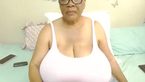 Snapshot of joycemando chatting on November 2025 10:59:02 AM DairyQueen online show from November 2025 10:59:02 AM