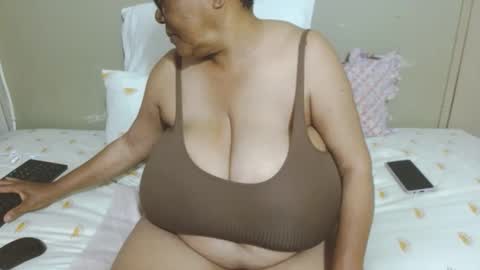 Snapshot of joycemando chatting on November 2025 06:30:01 AM DairyQueen online show from November 2025 06:30:01 AM