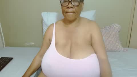 Snapshot of joycemando chatting on November 2025 07:41:01 AM DairyQueen online show from November 2025 07:41:01 AM