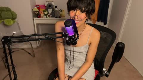 Snapshot of joystickjackie chatting on December 2024 12:06:02 AM Jackie Joy online show from December 2024 12:06:02 AM