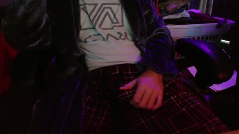 Snapshot of jp309 chatting on December 2024 02:24:02 PM JP online show from December 2024 02:24:02 PM