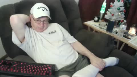 Snapshot of jpmel99 chatting on December 2024 03:11:02 AM jpmel99 online show from December 2024 03:11:02 AM