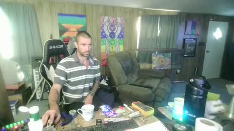 jrizzle1111 online show from October 2025 12:03:02 PM
