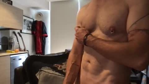 jrocket2 online show from November 2025 02:09:01 AM