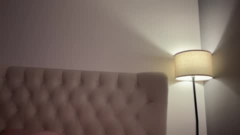 Jennie and Sophia online show from March 2025 05:47:01 PM