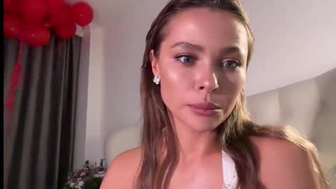 Jennie and Sophia online show from September 2025 04:29:02 PM