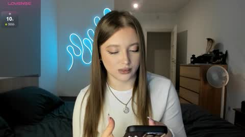 Snapshot of ju_lii chatting on November 2025 02:07:02 PM Julia and Julia online show from November 2025 02:07:02 PM