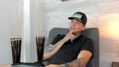 Snapshot of juan_alvarez18 chatting on February 2025 03:50:01 AM juan_alvarez18 online show from February 2025 03:50:01 AM