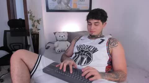 Snapshot of juan_alvarez18 chatting on October 2025 12:53:01 AM juan_alvarez18 online show from October 2025 12:53:01 AM