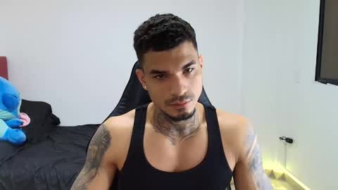 juan_gomez_1 online show from December 2025 12:30:01 AM