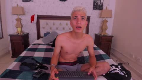 Snapshot of juan_lovers chatting on December 2024 03:44:01 PM J U A N L O V E R S online show from December 2024 03:44:01 PM