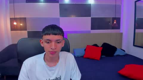 JuanSteven online show from December 2024 04:30:02 AM