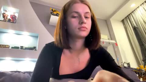 Lola online show from November 2025 04:07:02 PM