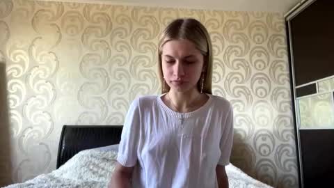 Snapshot of juanastrefeler chatting on May 2026 06:32:01 AM Lola online show from May 2026 06:32:01 AM