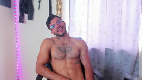 Juan Esteban online show from January 2025 05:20:01 PM