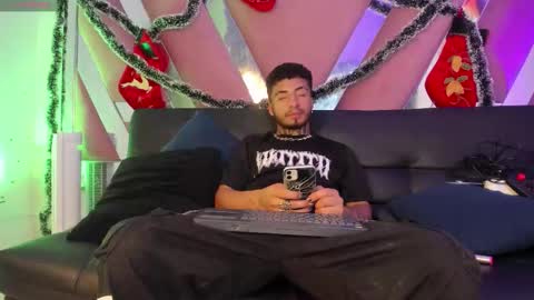 juancamilo66_ online show from November 2025 02:50:02 AM