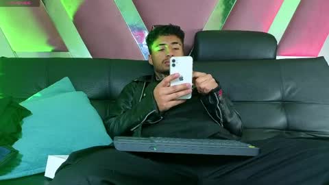 juancamilo66_ online show from May 2026 01:13:02 AM