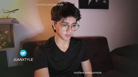 . online show from October 2025 01:09:02 AM