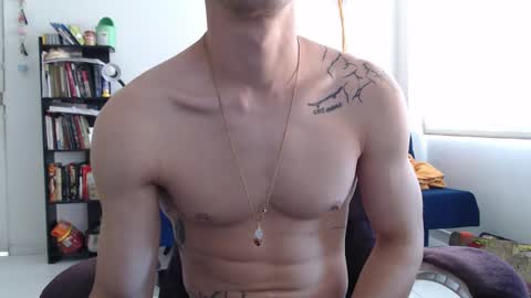 Snapshot of juanisimo_ chatting on January 2025 01:42:02 PM JUANISIMO online show from January 2025 01:42:02 PM