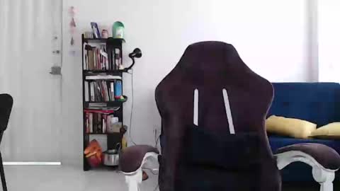 Snapshot of juanisimo_ chatting on February 2025 01:33:02 PM JUANISIMO online show from February 2025 01:33:02 PM