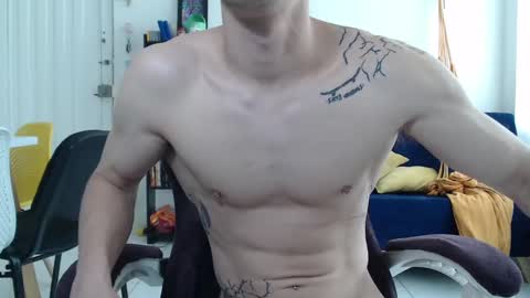 Snapshot of juanisimo_ chatting on February 2025 05:10:02 PM JUANISIMO online show from February 2025 05:10:02 PM