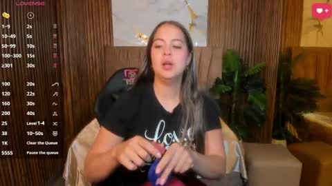 Snapshot of juanita_tay chatting on May 2026 11:37:01 AM JUANITA online show from May 2026 11:37:01 AM