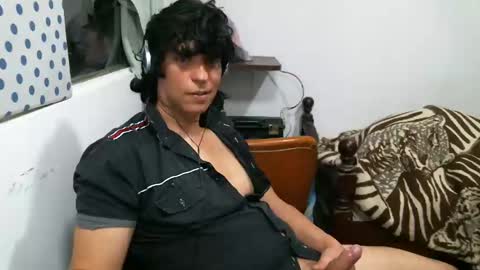 Snapshot of juanito2727 chatting on December 2024 04:55:01 AM amor online show from December 2024 04:55:01 AM