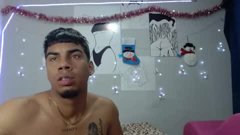 juanse_hot11 online show from December 2024 12:42:01 PM